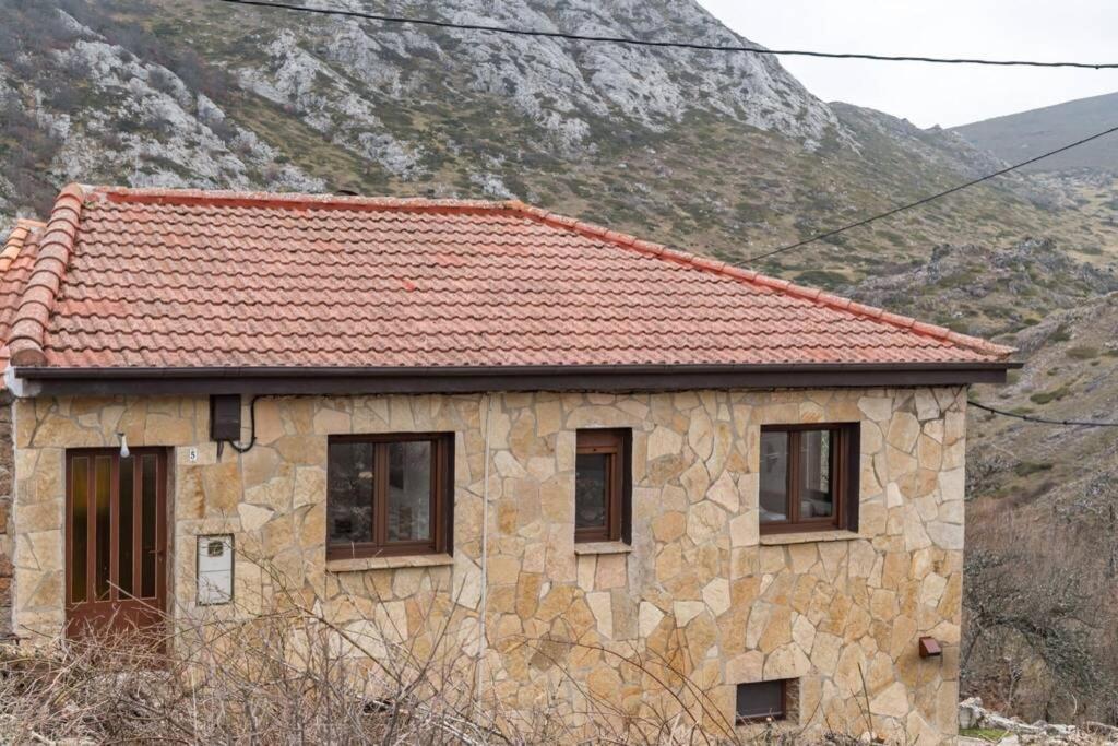 Pena Moneca Βίλα Valporquero de Torio Εξωτερικό φωτογραφία